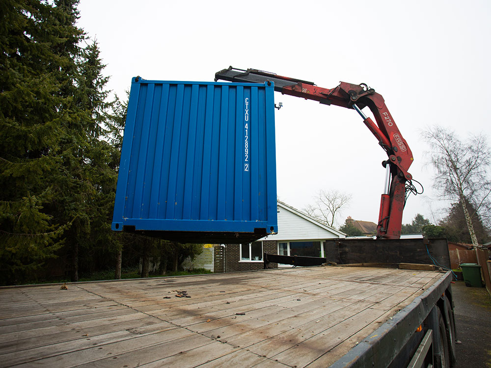 Container unloading